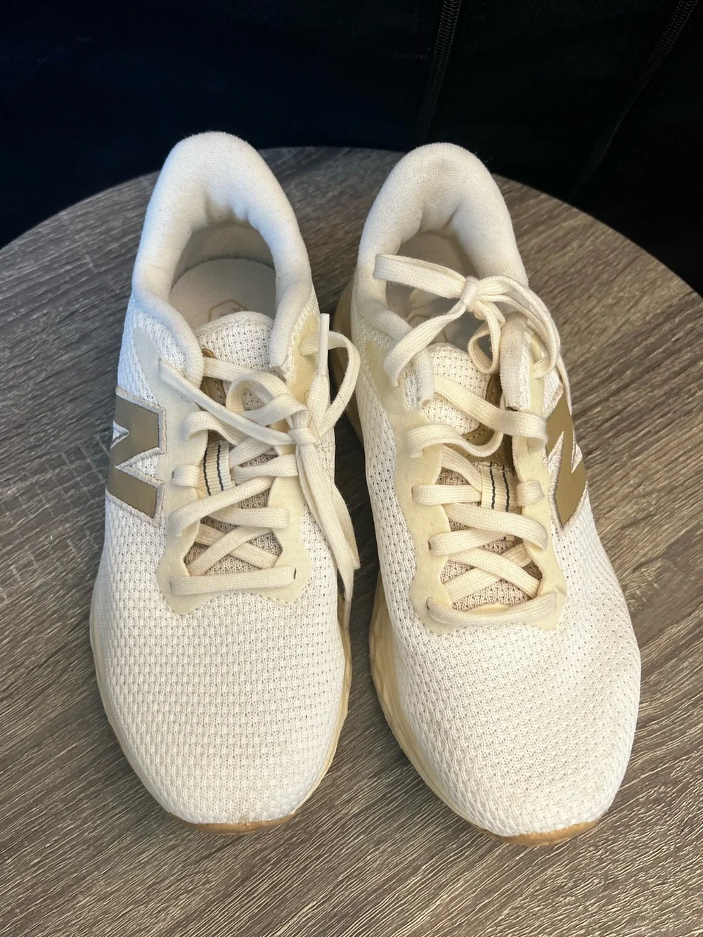 Women's New Balance Fresh Foam Arishi v4- Size 6
